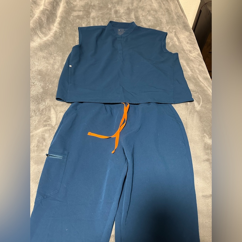 Figs High Wasted Zamora Jogger pants 2XL TALL and Rafaela 2XL. Smoke free home.